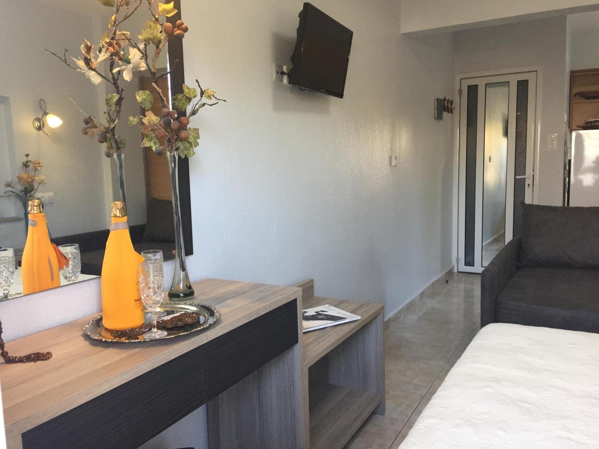 Litsa Haus Estate Residences & Suites - Adults Only & Kids 8 Plus- Аспровалта Екстериор снимка
